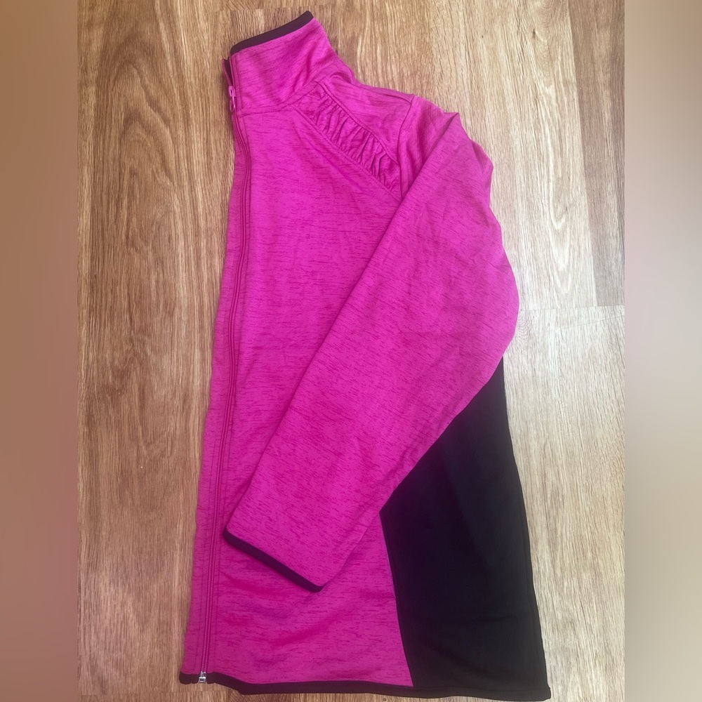 St John’s Bay women’s dry-fit active jacket. Size XL.